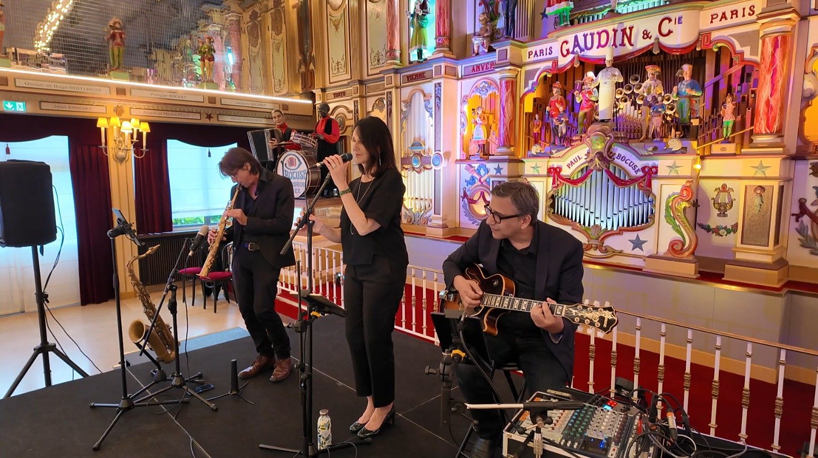 Musiciens acoustiques pour cocktail d'entreprise à Lyon
