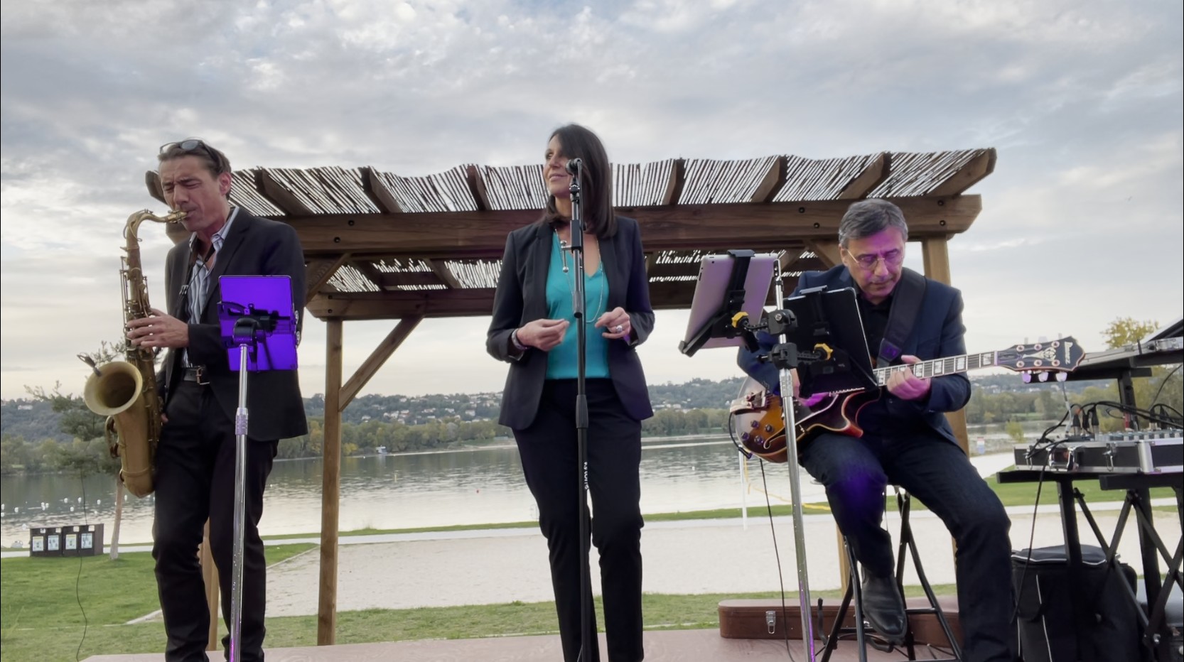 Groupe acoustique pour hôtel et restaurant à Lyon